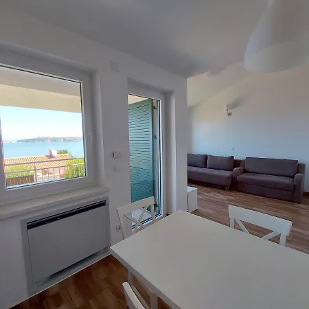 Apartment Village *